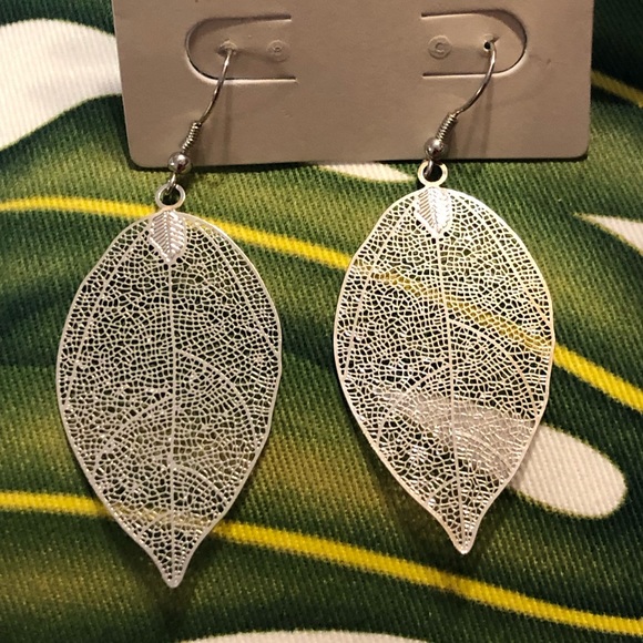 G.H. Bass & Co. Jewelry - Silver Dangle Leaf Earrings